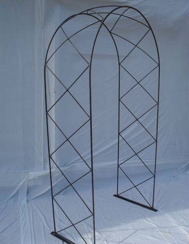 Criss - cross patterned arch